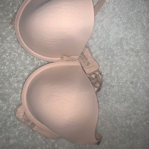 Beautiful and comfort Ellen Tracy bra.